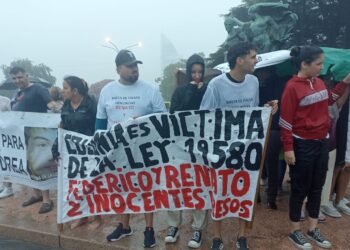 Familiares de jóvenes detenidos por presunto abuso sexual solicitaron al Instituto de Derechos Humanos del Parlamento un veedor