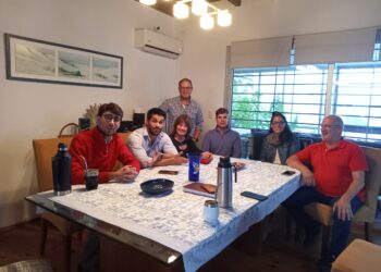 Andrés Ojeda en Colonia dice que no los para ni el agua