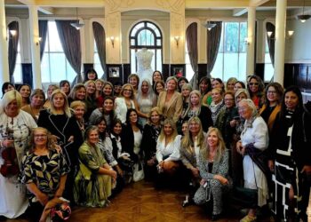 En edificio Mercosur de la OEA en Montevideo fue presentada la obra «El Vestido» de la artista Lacacina Carla Espinosa
