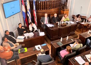 La Junta departamental  recibió en sesión extraordinaria a representantes del ejecutivo