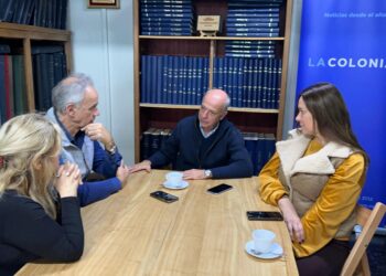 Senador Javier García junto a Directora de OPP María de Lima y el edil Roberto Calvo en La Colonia