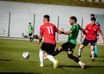 Deportivo Colonia enfrenta a Huracán