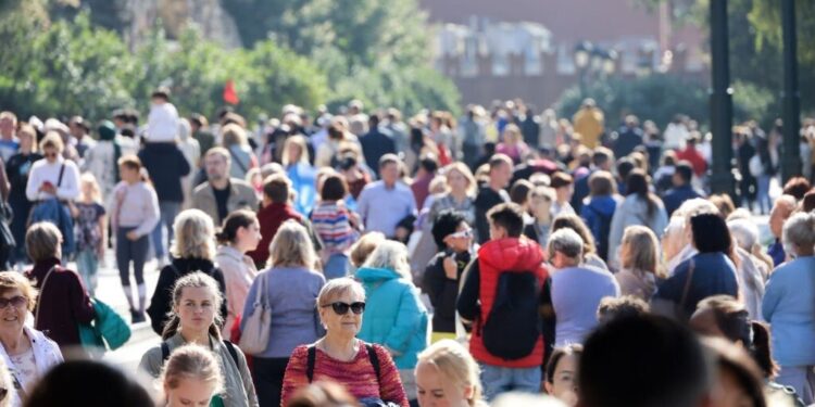 8.155.500.198 personas tiene el planeta