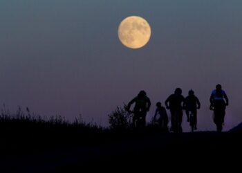 Pedaleada de luna llena