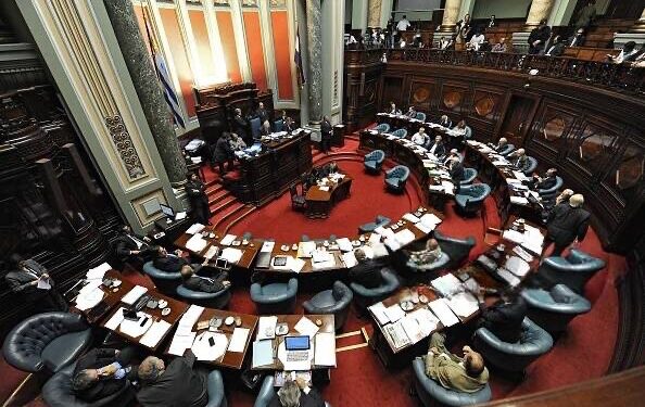 Parlamento condena la dictadura de Maduro en Venezuela sin apoyo del Frente Amplio
