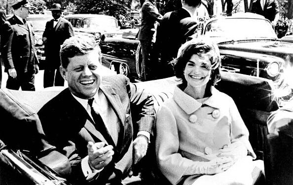 Trump ordena desclasificar archivos sobre el asesinato de Kennedy