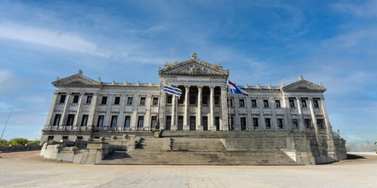 Hoy sesiona el parlamento para tratar la situación en Venezuela y la desaparición forzada de un uruguayo 