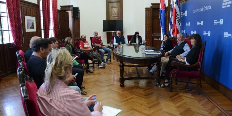 En la Intendencia de Colonia se celebró la primera reunión de la comisión para abordar situación tras cierre de Yazaki