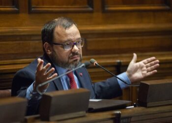 Ante los recientes escándalos de Arim y Cairo, el diputado Schipani presenta un proyecto de ley que obligará a los jerarcas de gobierno a certificar que no tienen deudas pendientes con el Estado