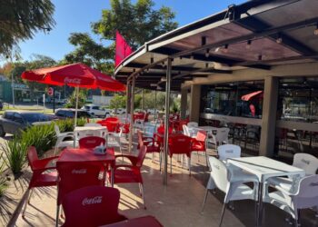 La terminal cobra vida con el nuevo espacio gastronómico de Las 2 Reinas