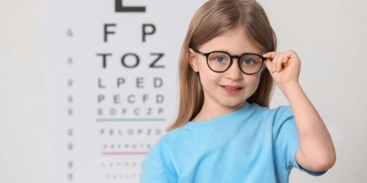 Más del 10% de los niños de nivel 5 requirieron lentes