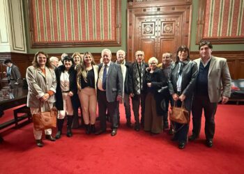 Carlos Moreira asume como senador: nuevo capítulo político tras dos décadas en la Intendencia