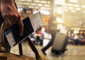 Pasaportes uruguayos: el gobierno da marcha atrás y la polémica sigue abierta