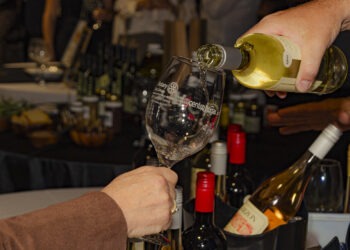 Buen vino, buena gastronomía y mucha solidaridad en la Cata de Vinos de Rotary Club Colonia