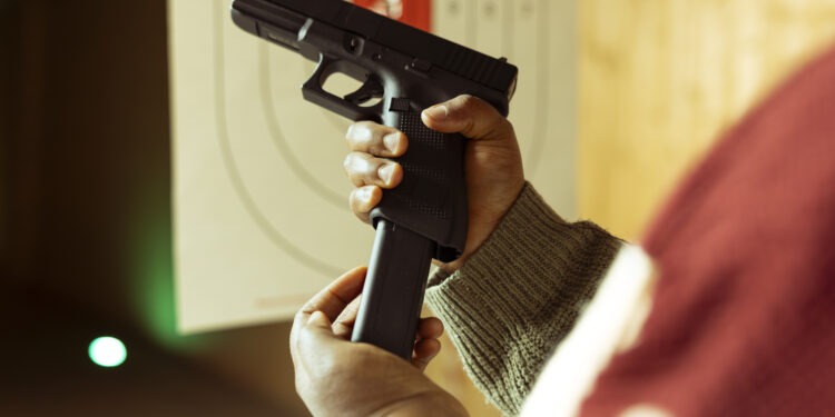 ¿La disyuntiva es, armas si armas no?