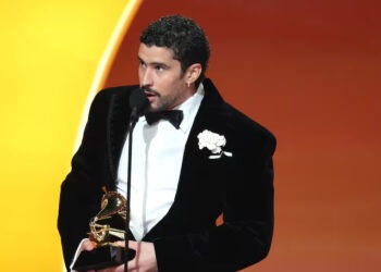 Bad Bunny hace historia en los Grammy 2026: La música latina conquista el máximo galardón
