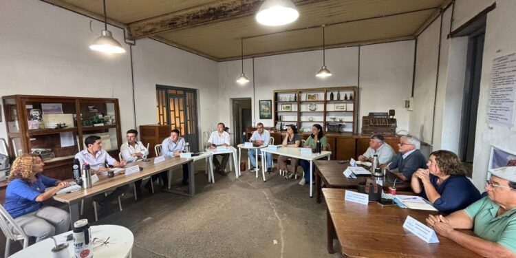Del anuncio de despidos a la negociación: Incertidumbre en torno al frigorífico de Tarariras