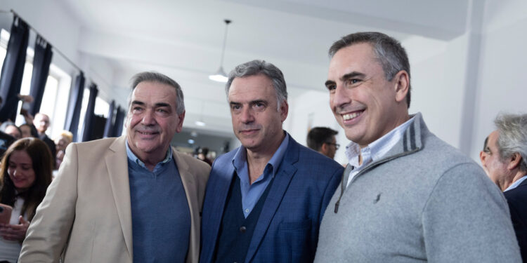 Un año después: Rodríguez busca consolidar un sello de gestión basado en obras, descentralización y cercanía