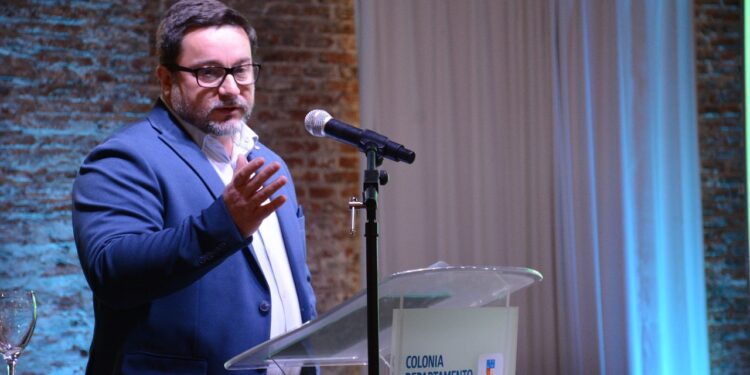 Un año después: Rodríguez busca consolidar un sello de gestión basado en obras, descentralización y cercanía